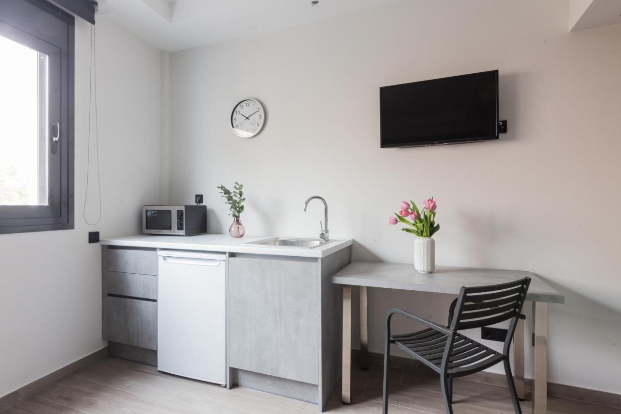 Aparthotel 12 Reasons Why Metaxourgeio Athen Exterior foto