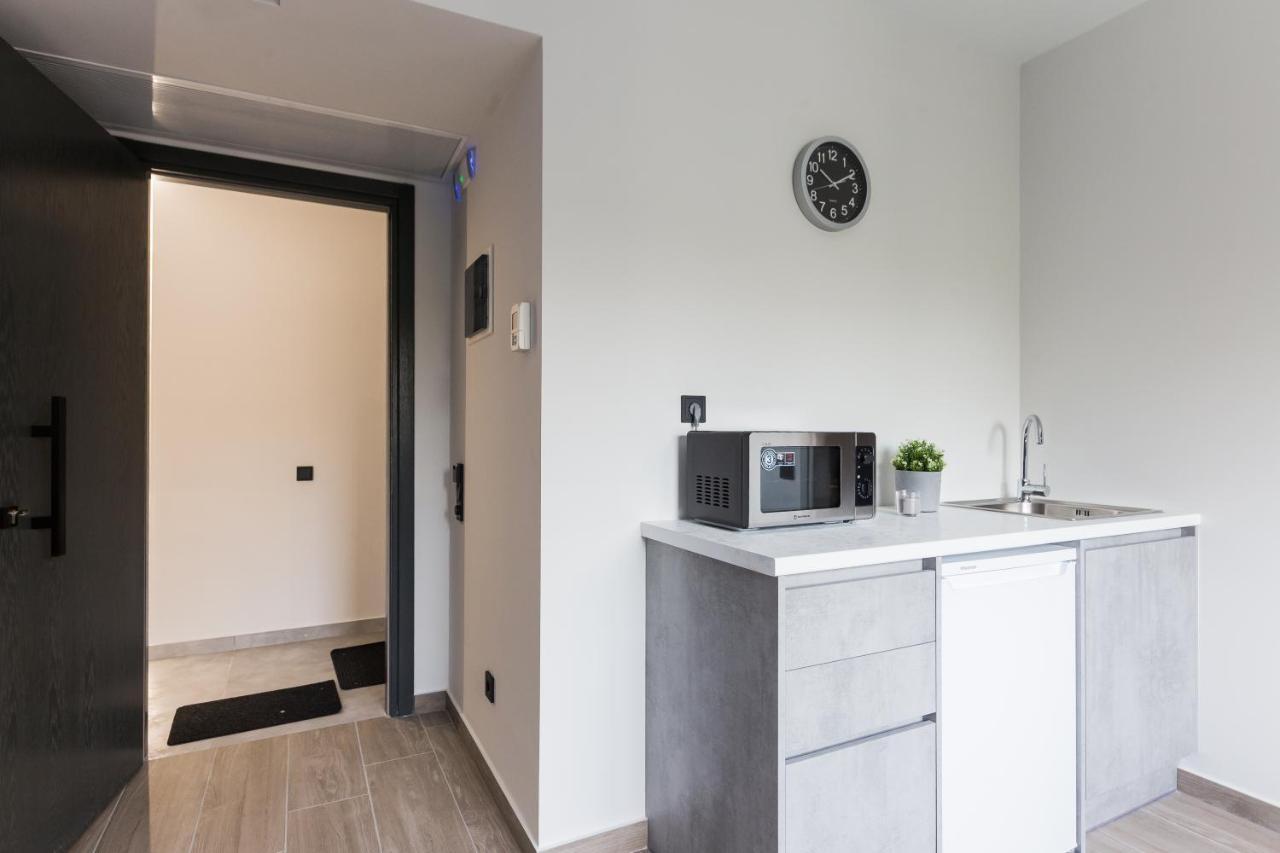 Aparthotel 12 Reasons Why Metaxourgeio Athen Exterior foto