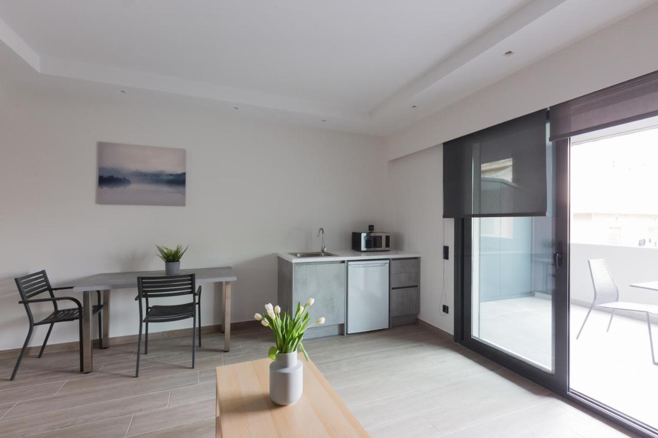 Aparthotel 12 Reasons Why Metaxourgeio Athen Exterior foto