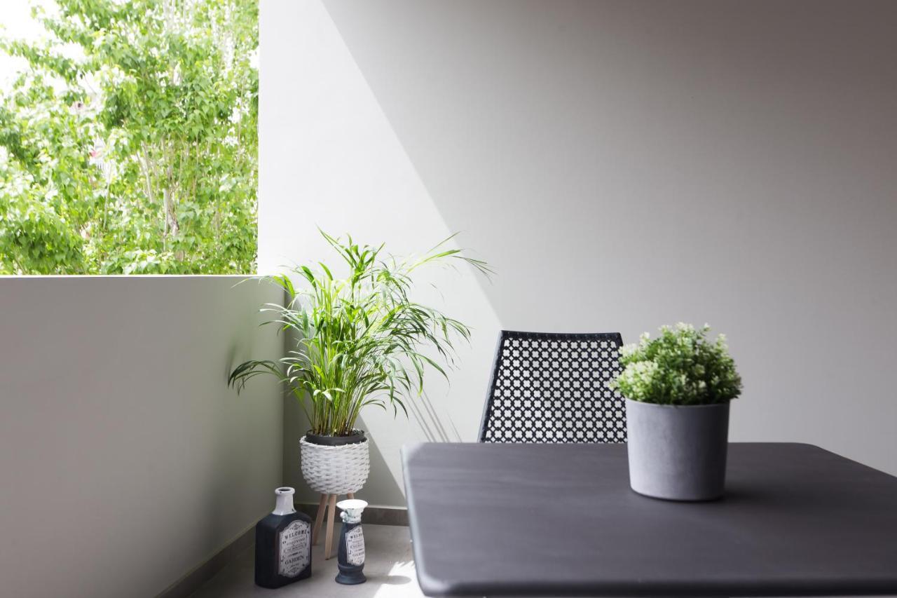 Aparthotel 12 Reasons Why Metaxourgeio Athen Exterior foto