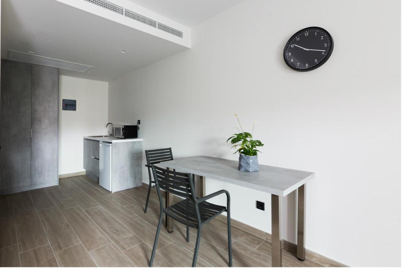Aparthotel 12 Reasons Why Metaxourgeio Athen Exterior foto