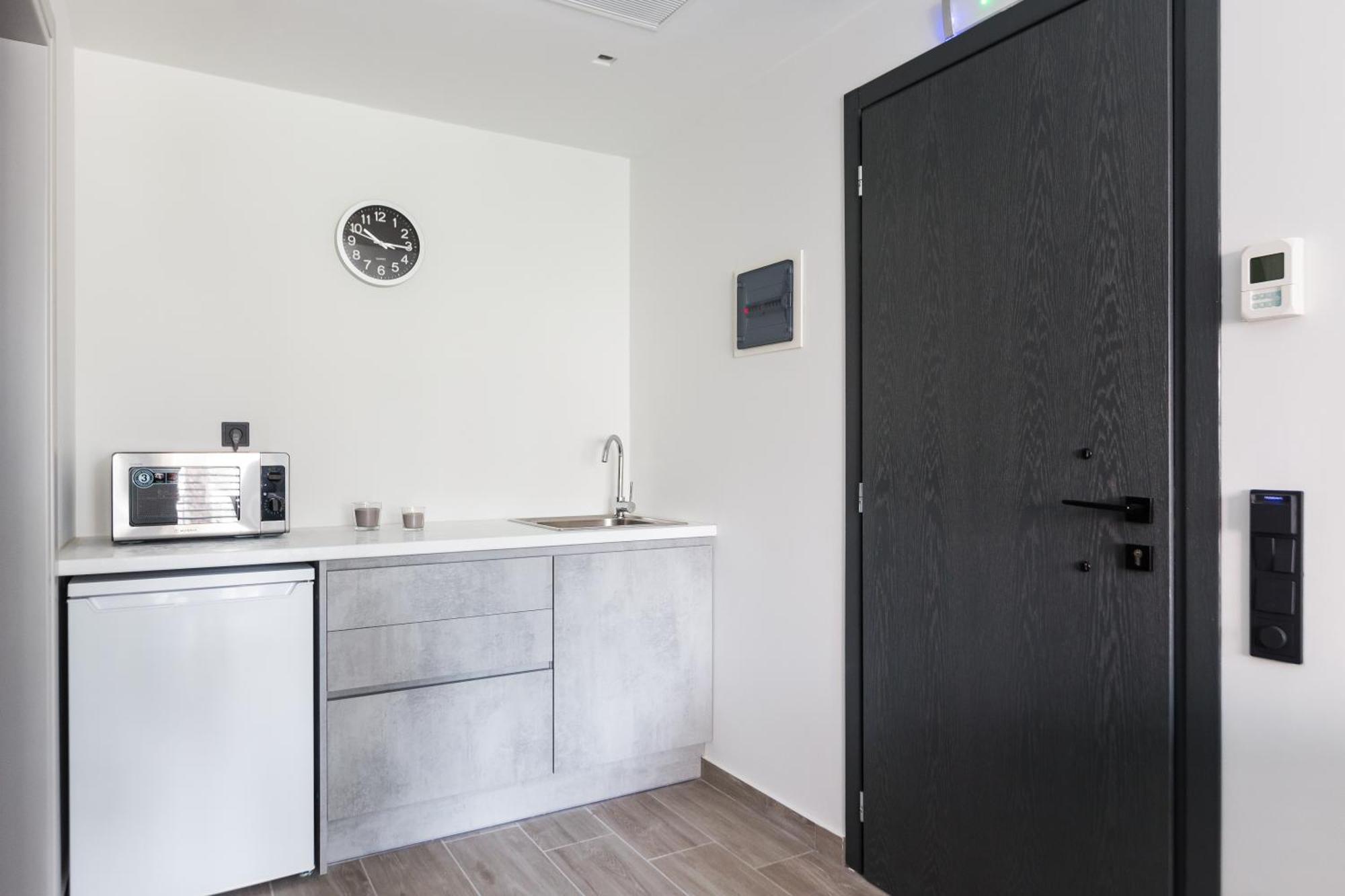 Aparthotel 12 Reasons Why Metaxourgeio Athen Exterior foto